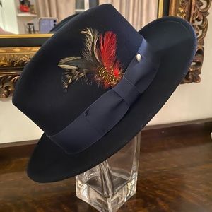 Untouchable Capas Design, Black wool fedora. Feather adornment, New. Size Medium